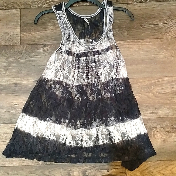 Lace top - Picture 2 of 4